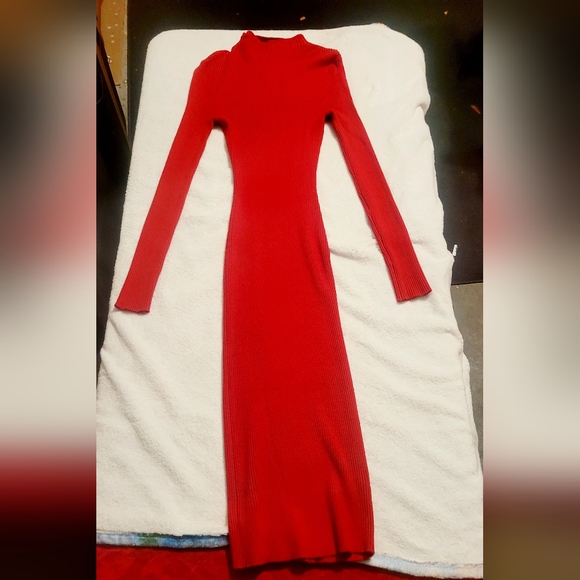 Derek Heart Vibrant Red Long Sleeve Dress - Picture 5 of 8